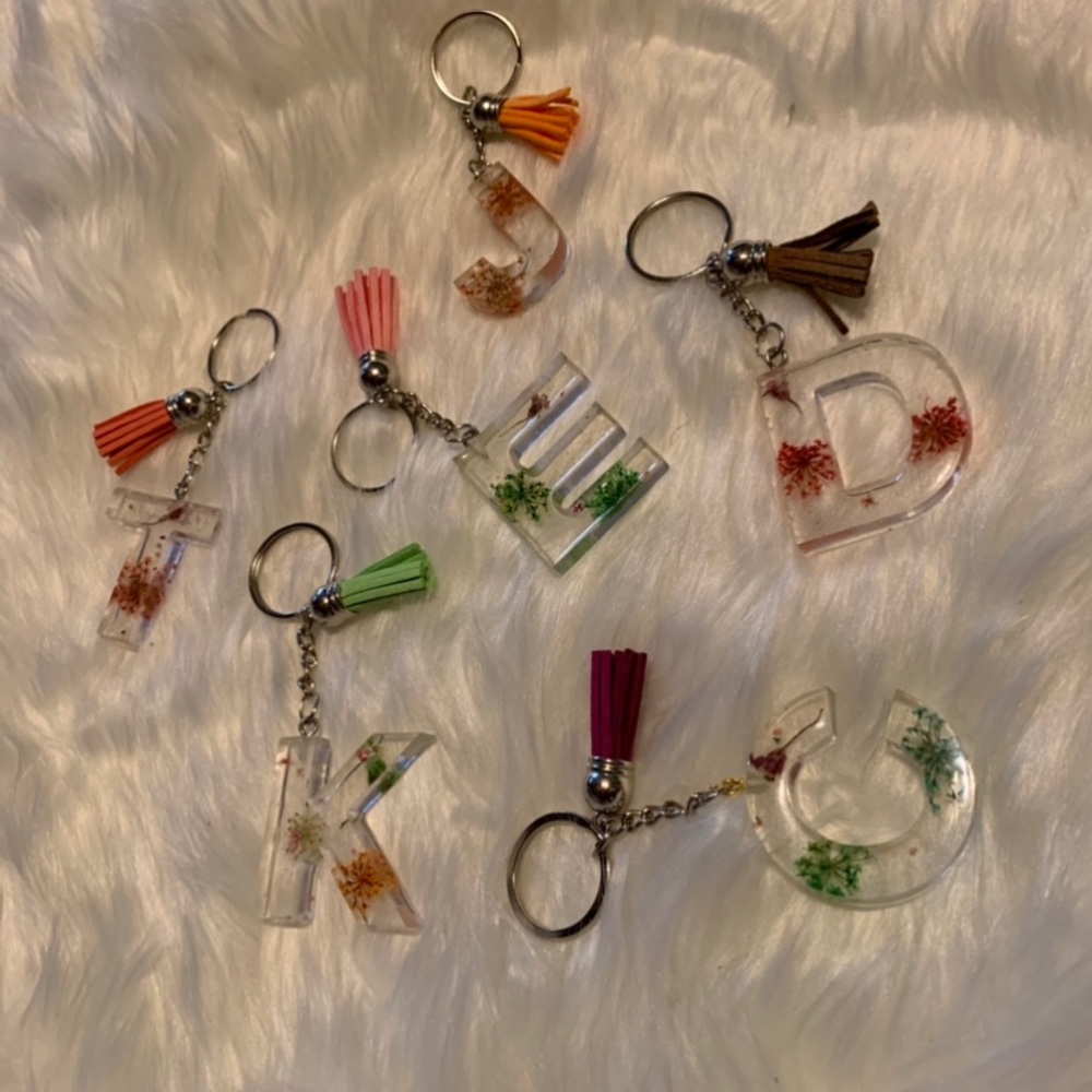 Resin keychain with tassel